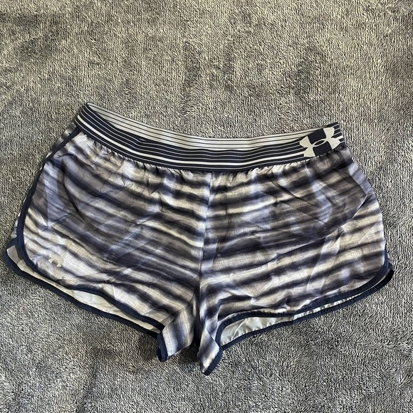 Under Armour Shorts Womens XL Athletic Blue/White Stretch Heatgear Loose 3 inch - Picture 1 of 5